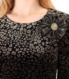 Elastic velvet dress and detachable brooch