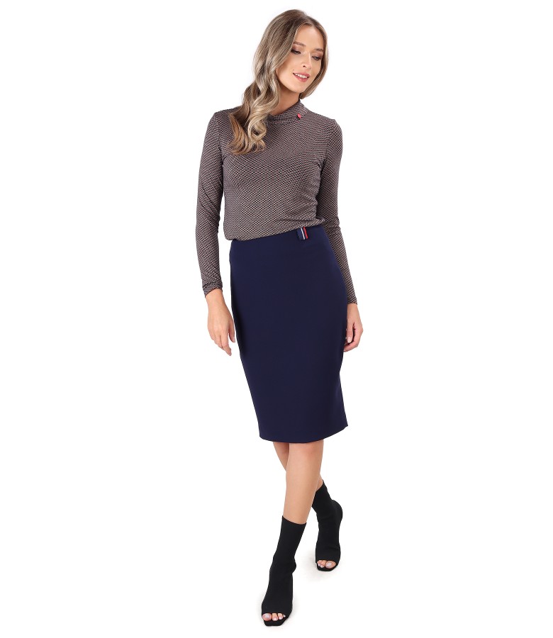 Office outfit with elastic jersey blouse with round collar and tapered skirt
