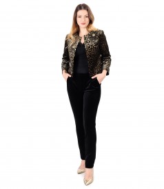 Outfit with black elastic velvet pants and printed velvet bolero