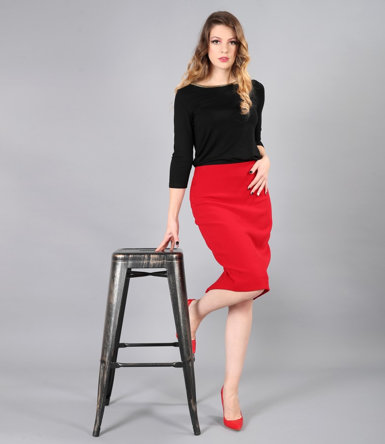Elegant outfit with office skirt and fine elastic jersey blouse