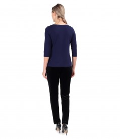 Elegant outfit with elastic velvet pants and fine elastic jersey blouse