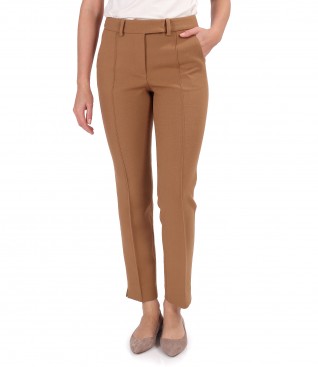 Ankle pants made of elastic fabric