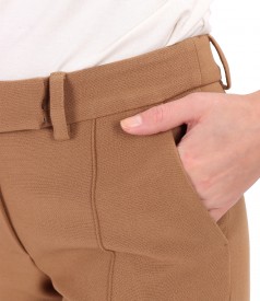 Ankle pants made of elastic fabric