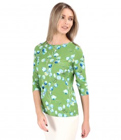 Elastic jersey blouse printed with floral motifs