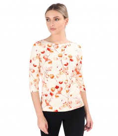 Elastic jersey blouse printed with floral motifs