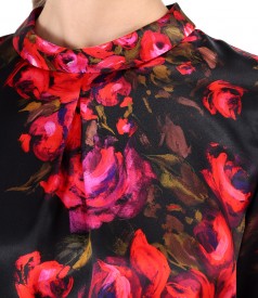 Natural silk blouse printed with floral motifs