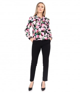 Printed viscose satin blouse with ankle pants