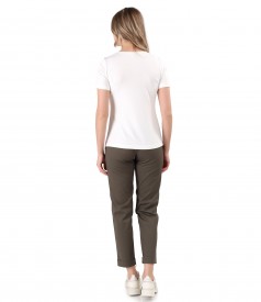 Casual outfit with cotton trousers and fine elastic jersey blouse