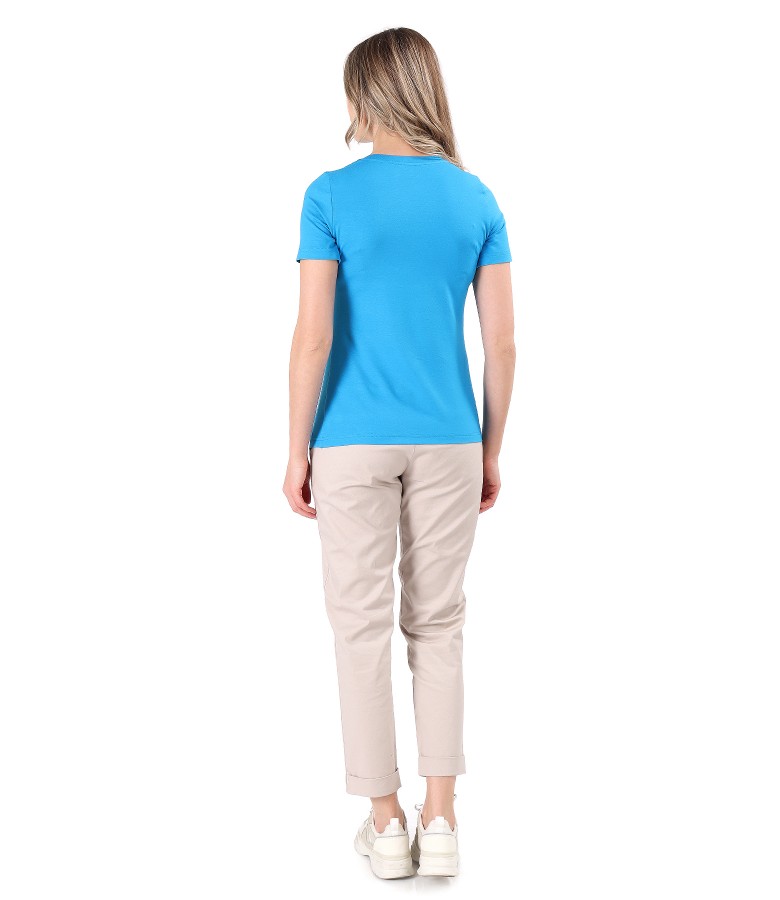 Casual outfit with stretch cotton pants and elastic jersey blouse