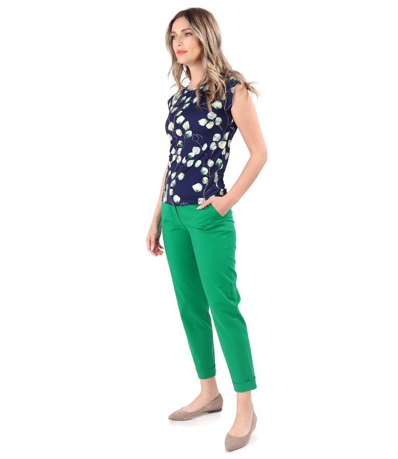 Casual outfit with stretch cotton trousers and digital print jersey blouse