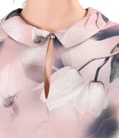 Elegant blouse made of viscose with linen
