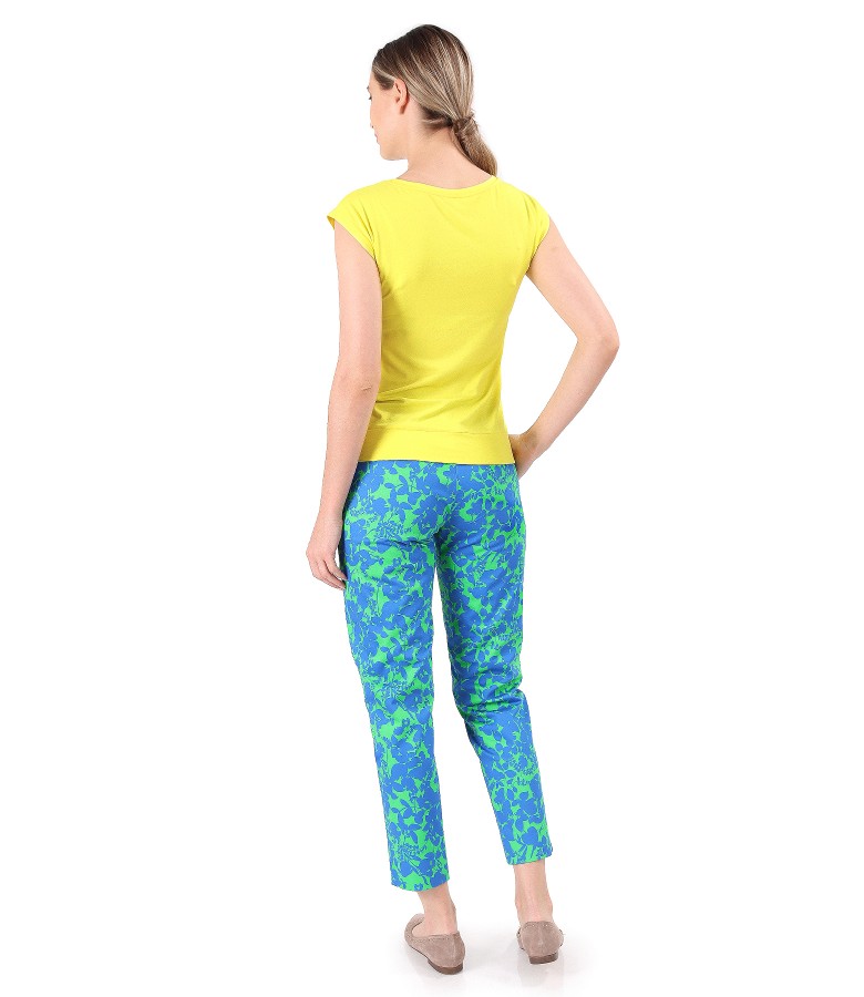 Casual outfit with elastic cotton pants and elastic jersey blouse