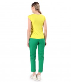 Elastic cotton pants with blouse with flower at the neckline