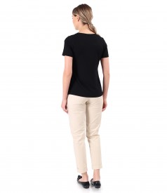 Casual outfit with ankle pants and elastic jersey blouse