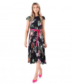 Elegant viscose dress printed with floral motifs