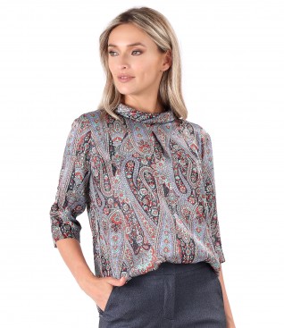 Natural silk blouse printed with paisley motifs
