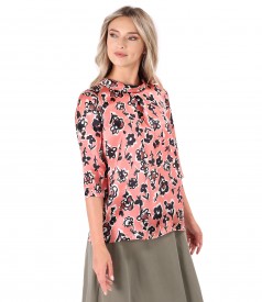 Natural silk blouse printed with floral motifs