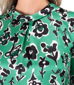 Natural silk blouse printed with floral motifs