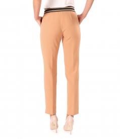 Ankle pants made of elastic fabric