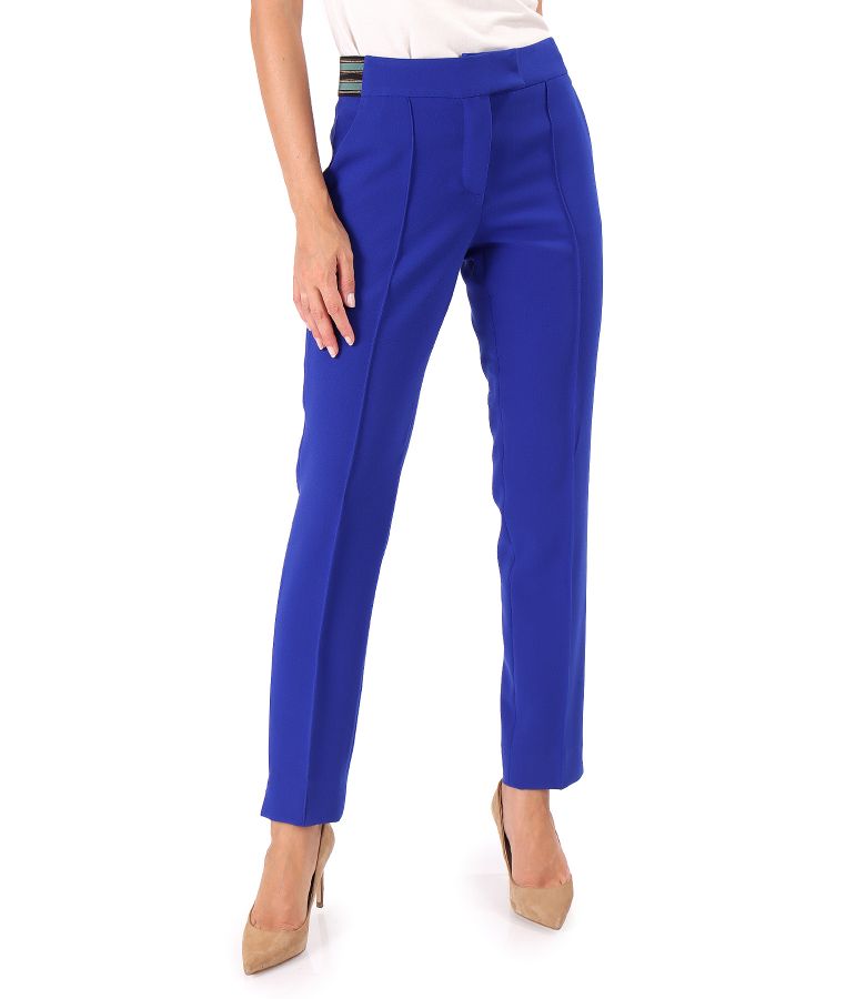 Ankle pants made of elastic fabric