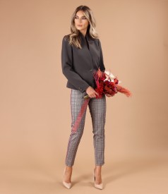 Ankle pants checkered with a satin band on the side