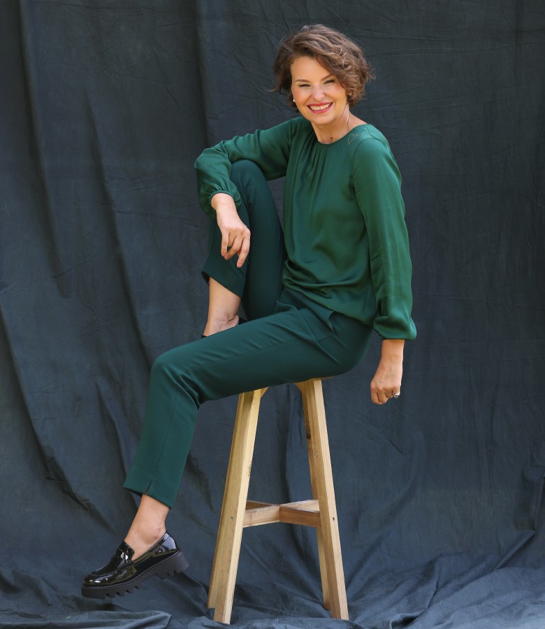 Viscose satin blouse with ankle pants