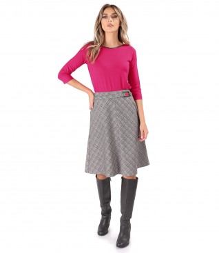 Checkered skirt with elastic jersey blouse