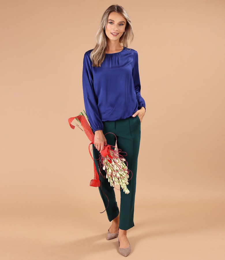 Ankle pants with a stripe on the front with viscose satin blouse