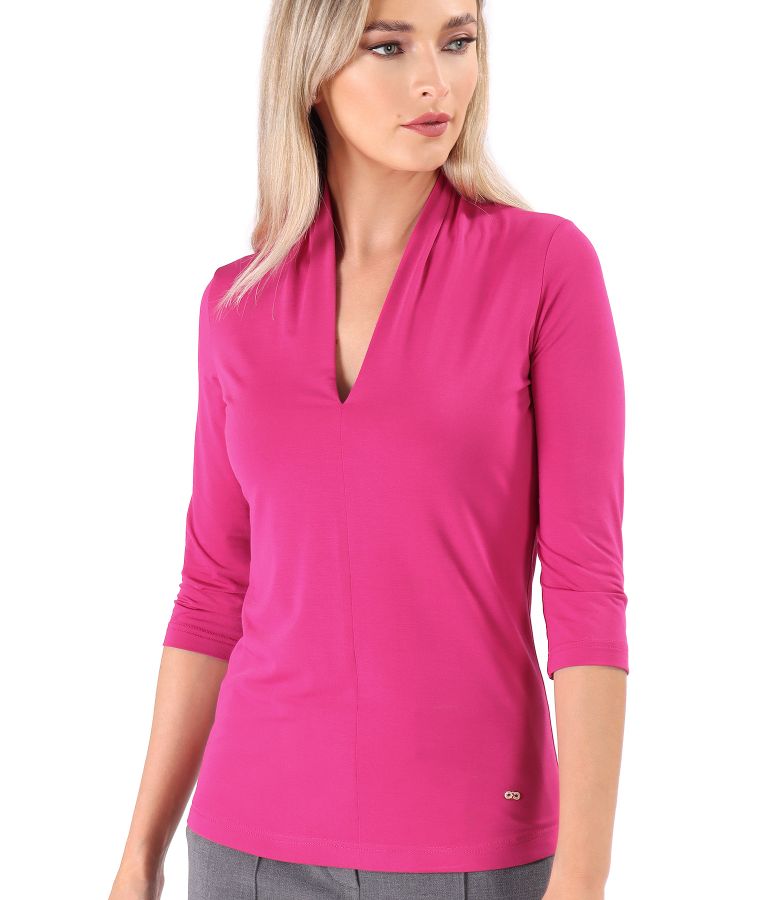 Jersey t-shirt with deep neckline