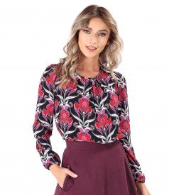 Viscose blouse printed with floral motifs