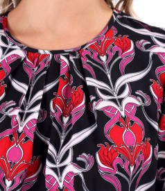 Viscose blouse printed with floral motifs