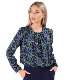 Viscose blouse printed with floral motifs