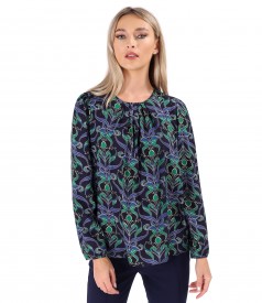 Viscose blouse printed with floral motifs