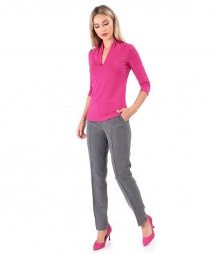 Ankle pants with jersey blouse with a deep neckline