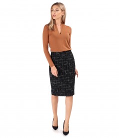 Office outfit with skirt and elastic jersey blouse