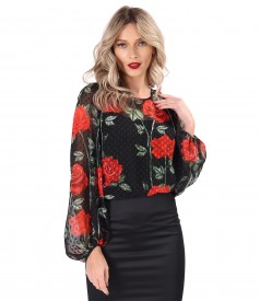 Elegant veil blouse printed with floral motifs