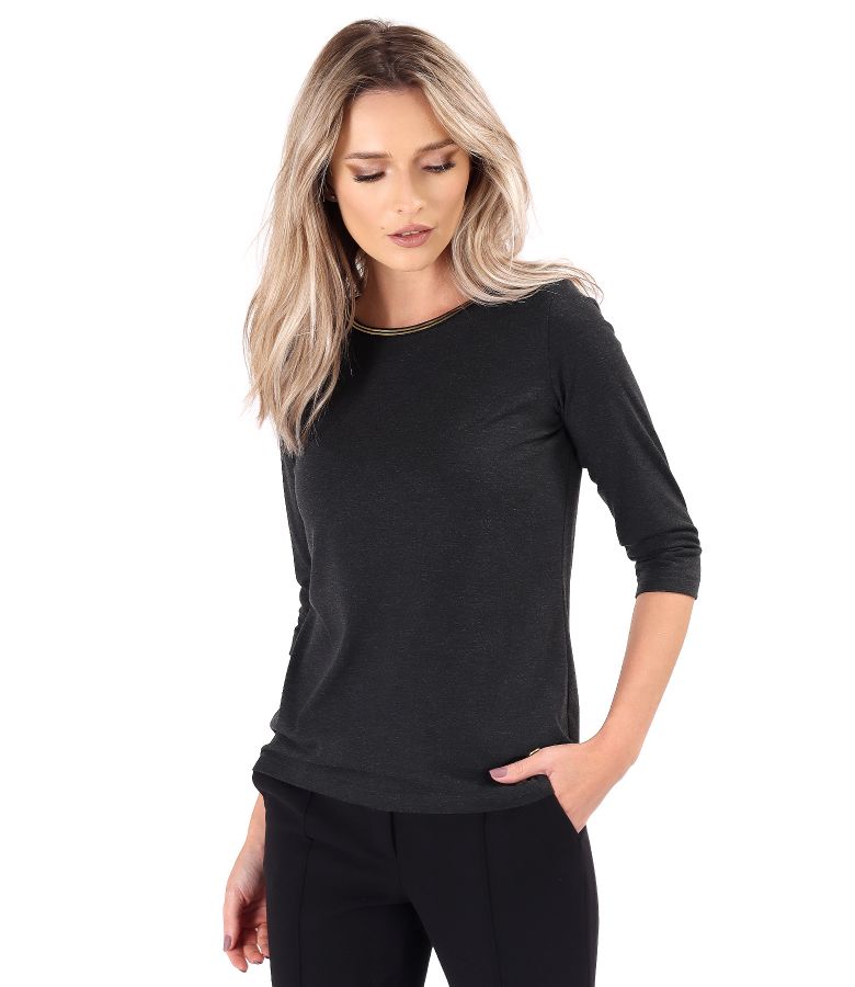 Elegant elastic jersey blouse with 3/4 sleeves