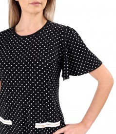 Elegant blouse made of elastic jersey printed with polka dots