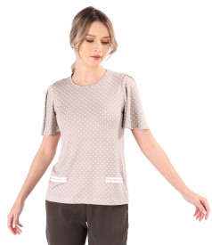 Elegant blouse made of elastic jersey printed with polka dots