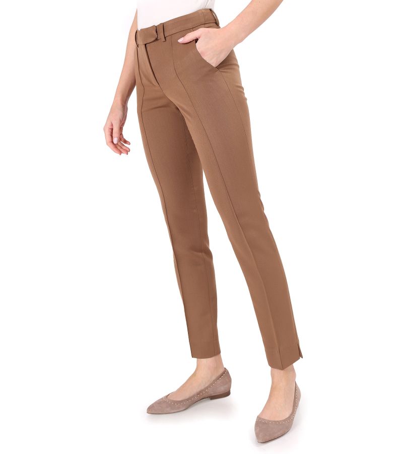 Pants made of elastic fabric with viscose