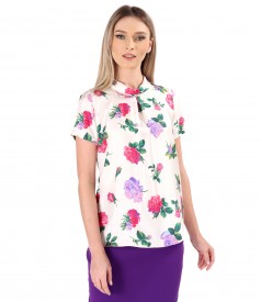 Natural silk blouse printed with floral motifs