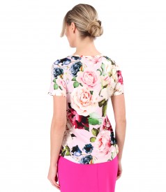 Elastic jersey blouse printed with floral motifs