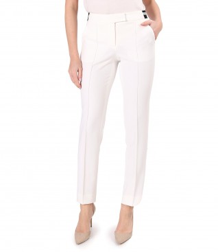 Ankle pants made of elastic fabric