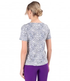 Elastic viscose jersey blouse printed with floral motifs