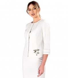 Elegant jacket with removable brooch at the waist