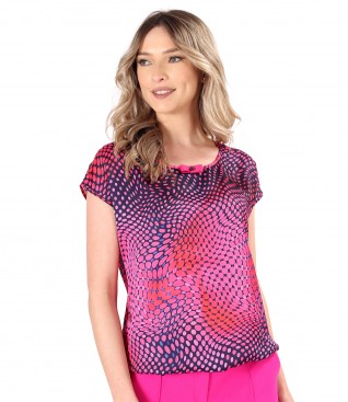 Elegant satin blouse printed with geometric motifs