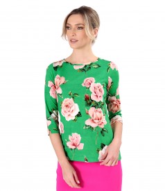 Elastic jersey blouse printed with floral motifs