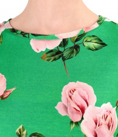 Elastic jersey blouse printed with floral motifs