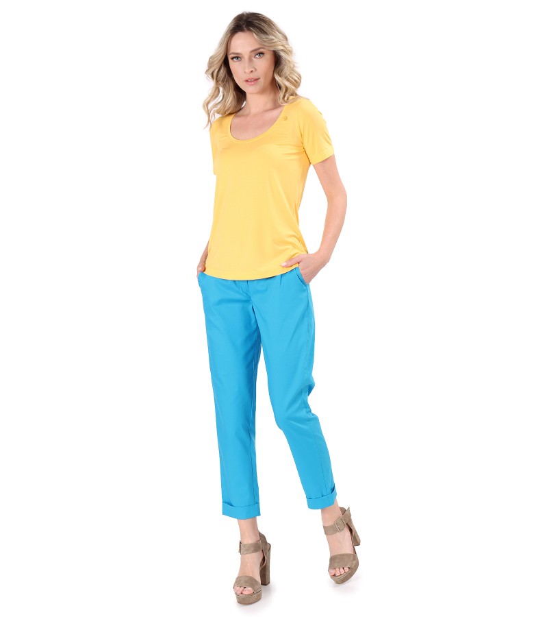 Casual outfit with pants and elastic jersey blouse