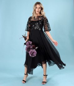 Elegant midi dress in veil with bodice and sleeves in lace with sequins